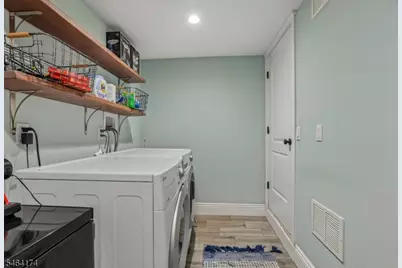 4 Stuart Ln, Wayne, NJ 07470 - Photo 24