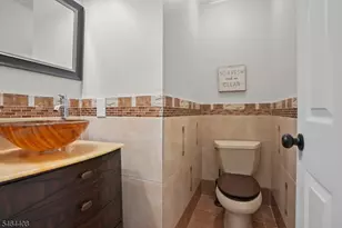 31 Krueger Ct, Newark, NJ 07103 - Photo 16