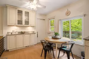 43 Chaucer Dr, Berkeley Heights Township, NJ 07922 - Photo 4
