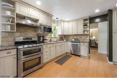 43 Chaucer Dr, Berkeley Heights Township, NJ 07922 - Photo 2