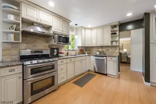 43 Chaucer Dr, Berkeley Heights Township, NJ 07922 - Photo 2