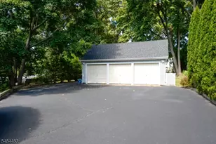 45 Hill St, Midland Park, NJ 07432 - Photo 2
