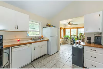 4 Gilbert Dr, Vernon, NJ 07418 - Photo 8