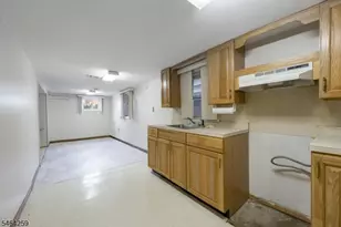 914 Woodlawn Ave, Linden, NJ 07036 - Photo 16