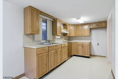 914 Woodlawn Ave, Linden, NJ 07036 - Photo 18