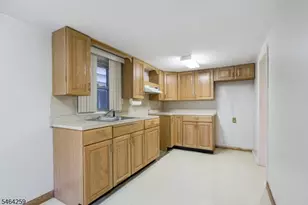914 Woodlawn Ave, Linden, NJ 07036 - Photo 18