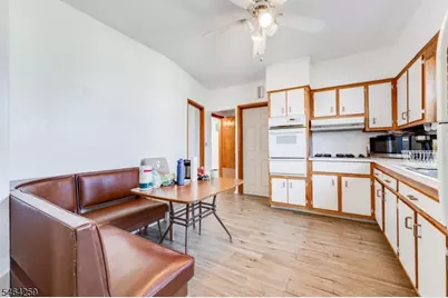 914 Woodlawn Ave, Linden, NJ 07036 - Photo 24