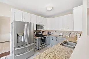607 Patricia Cir, Greenwich Township, NJ 08886 - Photo 8