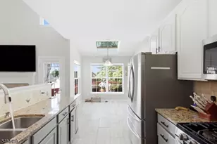 607 Patricia Cir, Greenwich Township, NJ 08886 - Photo 10