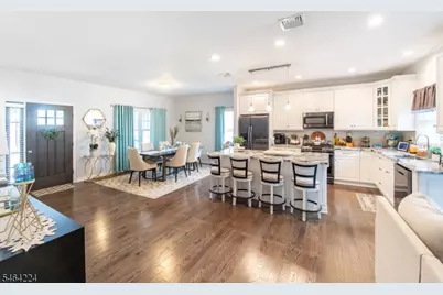 2 Bluffs Ct, Hamburg, NJ 07419 - Photo 8