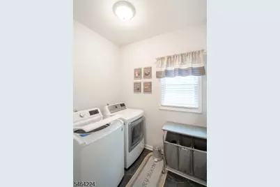 2 Bluffs Ct, Hamburg, NJ 07419 - Photo 18