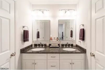 2 Bluffs Ct, Hamburg, NJ 07419 - Photo 20