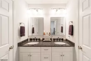 2 Bluffs Ct, Hamburg, NJ 07419 - Photo 20