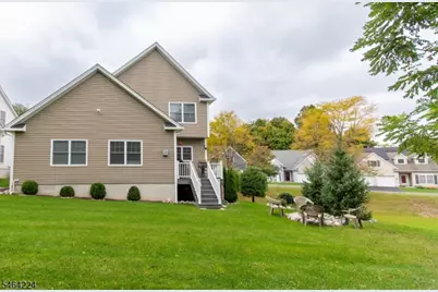 2 Bluffs Ct, Hamburg, NJ 07419 - Photo 34