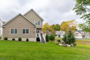 2 Bluffs Ct, Hamburg, NJ 07419 - Photo 34