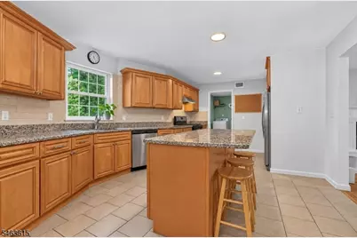 587 Greenbrook Rd, North Plainfield, NJ 07063 - Photo 6