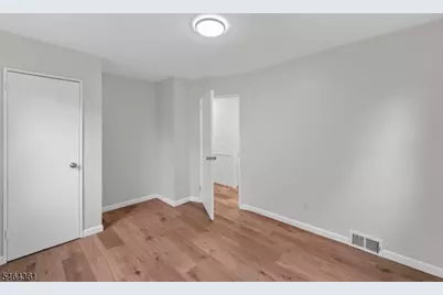 925 Middlesex St, Linden, NJ 07036 - Photo 14