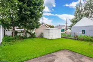 22 Comfort Pl, Clifton, NJ 07011 - Photo 22