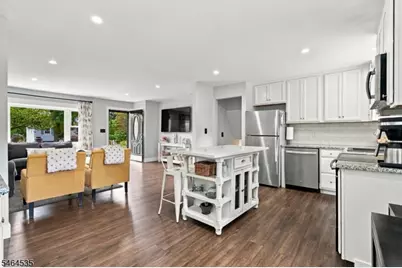 57 Lakeview Ave, Clinton, NJ 08809 - Photo 4