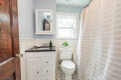 22 Euclid Pl, Montclair, NJ 07042 - Photo 20