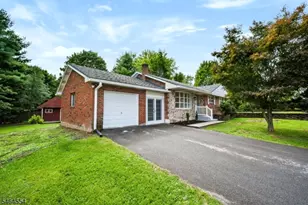 644 Pursel St, Alpha, NJ 08865 - Photo 2