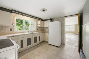 15 Roosevelt Ave, Washington Township, NJ 07865 - Photo 8