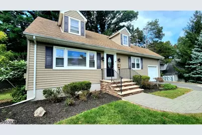 11 Brookhill Pl, Little Falls Township, NJ 07424 - Photo 2