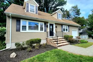11 Brookhill Pl, Little Falls Township, NJ 07424 - Photo 2