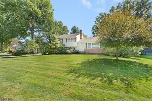4 Pierson Ln, Florham Park, NJ 07932 - Photo 4