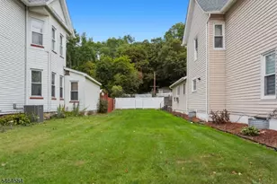 39 Clinton St, Newton, NJ 07860 - Photo 2