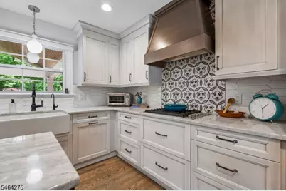 46 Rogers Ave, Berkeley Heights Township, NJ 07922 - Photo 4