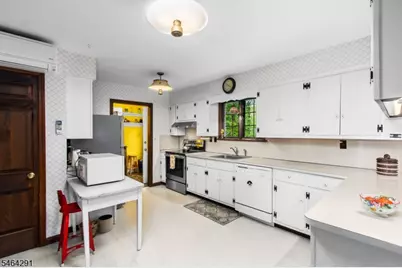 183 Eyland Ave, Roxbury Township, NJ 07876 - Photo 10