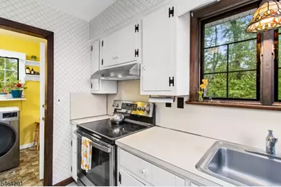 183 Eyland Ave, Roxbury Township, NJ 07876 - Photo 12