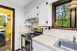 183 Eyland Ave, Roxbury Township, NJ 07876 - Photo 12