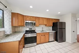 662A Marshall Rd, Hillsborough Township, NJ 08844 - Photo 4