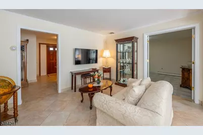 2 Glencove Rd, Parsippany, NJ 07950 - Photo 12