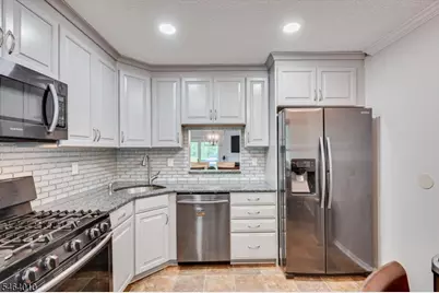 26 Townsend Ct #26, Franklin Township, NJ 08823 - Photo 4