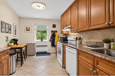 80A Troy Dr #A, Springfield, NJ 07081 - Photo 2