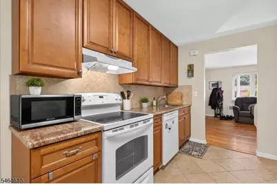 80A Troy Dr #A, Springfield, NJ 07081 - Photo 4