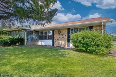 32D Yorkshire Ct, Manchester Township, NJ 08759 - Photo 2