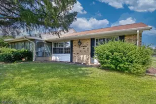 32D Yorkshire Ct, Manchester Township, NJ 08759 - Photo 2