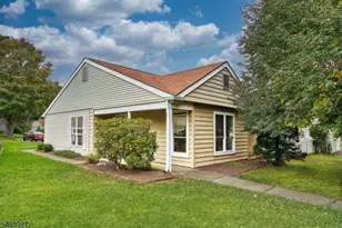 817A Liverpool Cir, Manchester Township, NJ 08759 - Photo 4