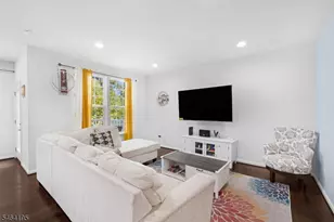 33 Woodland Wy, Mount Arlington, NJ 07856 - Photo 8