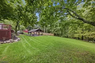 26 2nd Lt Jt Wroblewski Ln, Jefferson Township, NJ 07438 - Photo 4
