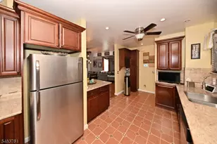69 8th Ave, Hawthorne, NJ 07506 - Photo 16