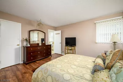 385 Jensen Ave, Rahway, NJ 07065 - Photo 10
