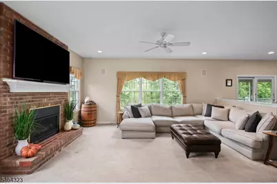10 Berkshire Way, Holland Township, NJ 08848 - Photo 6