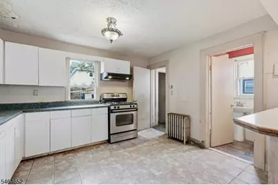 82 Berkshire Pl, Irvington, NJ 07111 - Photo 8