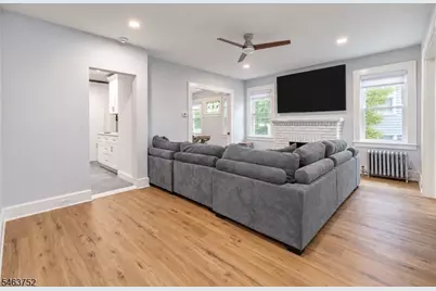 419 Locust St, Roselle Park, NJ 07204 - Photo 6