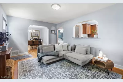241 Hawthorne St, Scotch Plains Township, NJ 07076 - Photo 4